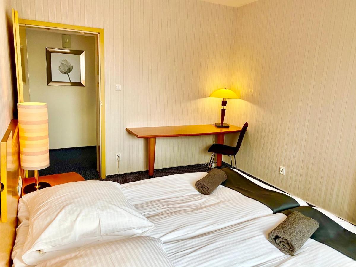 Las Slupski Premium Business Apartament Nr 7 Wifi Netflix Smart Tv50 Two Bedrooms Two Extra Large Double Beds Up To 6 People Full Pleasure Quality Stay (Adults Only) Eksteriør billede